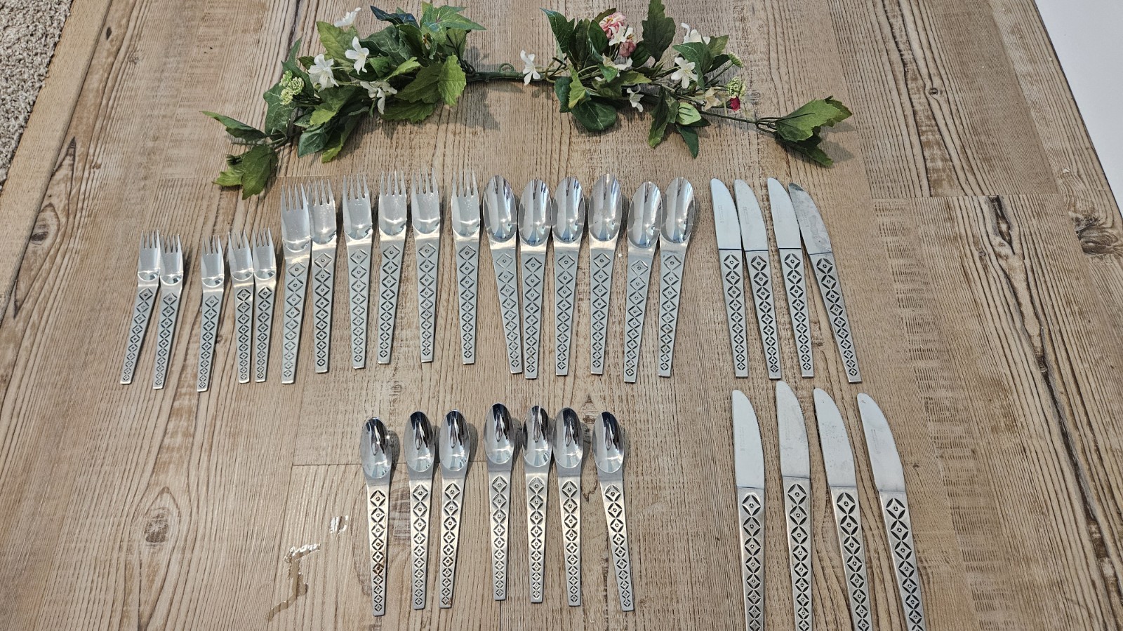 Stanley Roberts SRB100 Geometric Danish Influence Flatware Japan 32 Pieces HTF