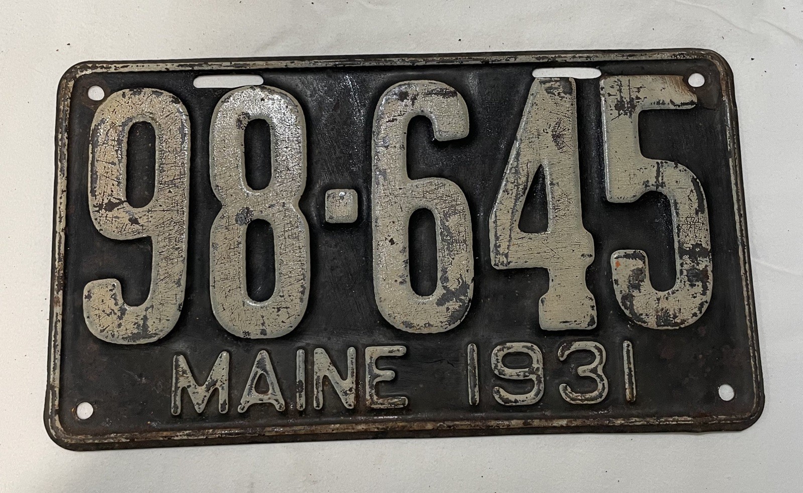 1931 Maine License Plate 98-645 Vintage Original Antique Automobile Plate