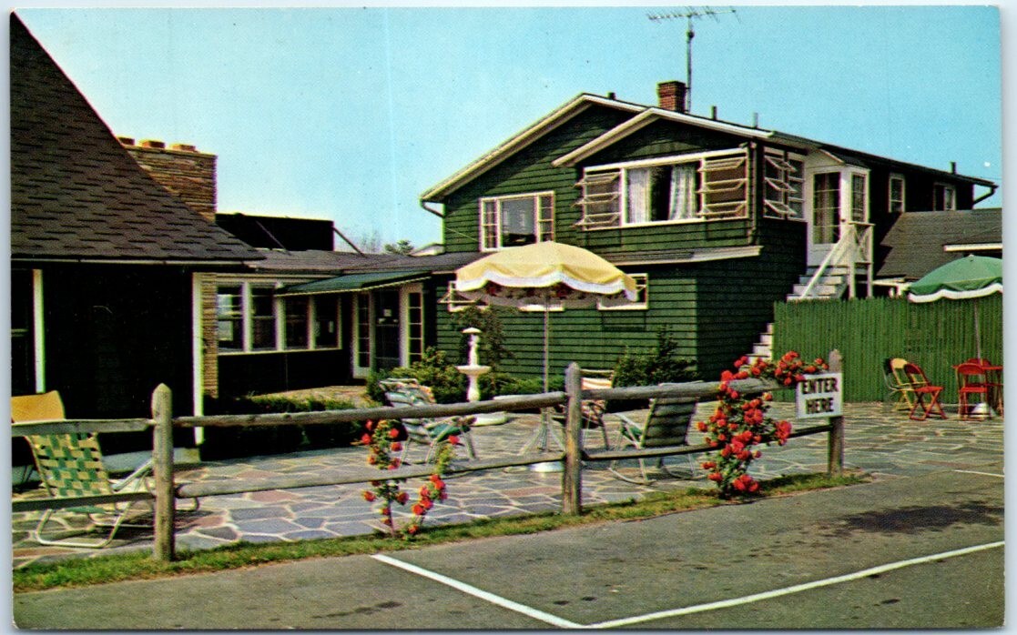 Postcard - Bernice's Restaurant, Guilford, Connecticut, USA