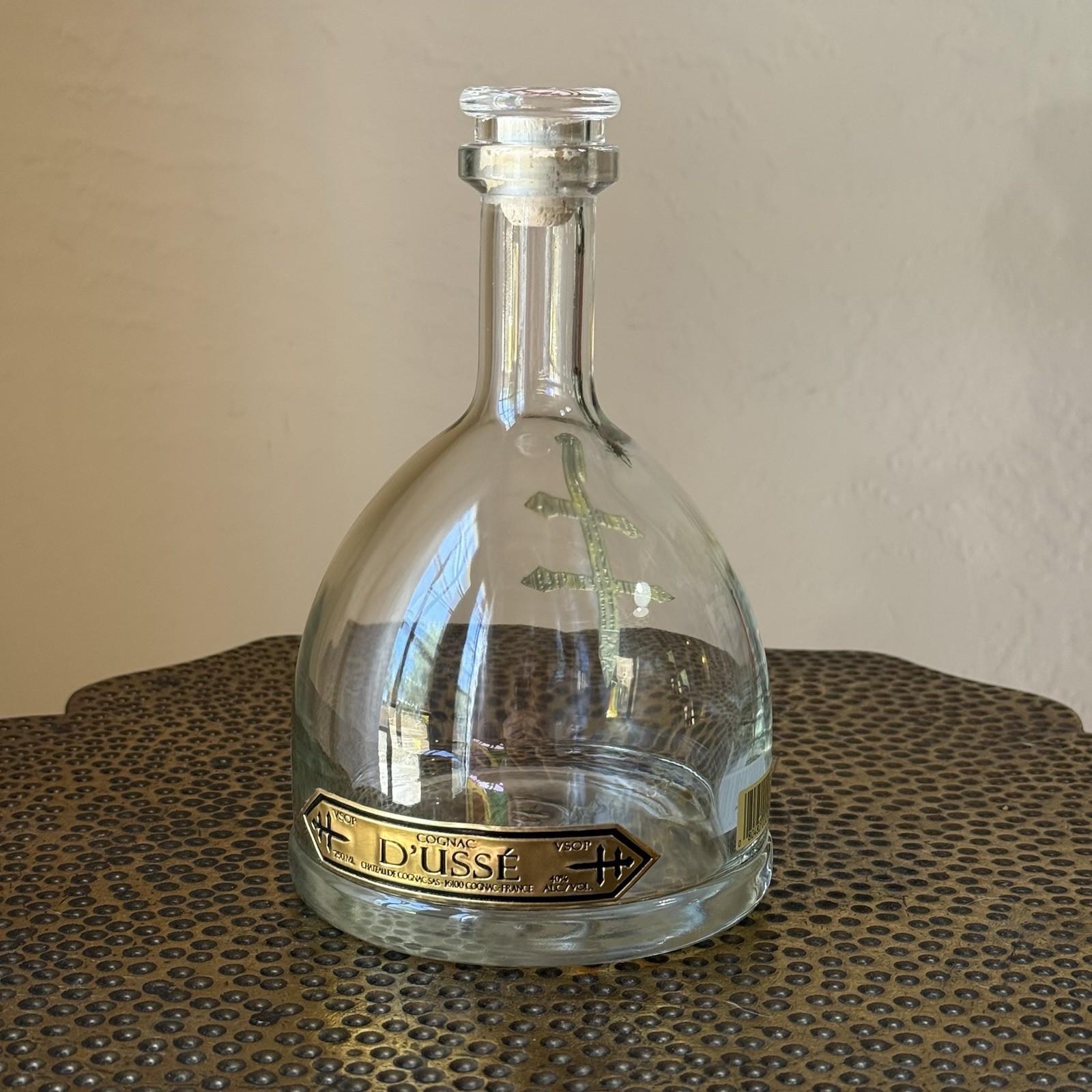 D’USSE VSOP Cognac Empty Gold Cross Decanter w/ Stopper Chateau de Cognac FRANCE