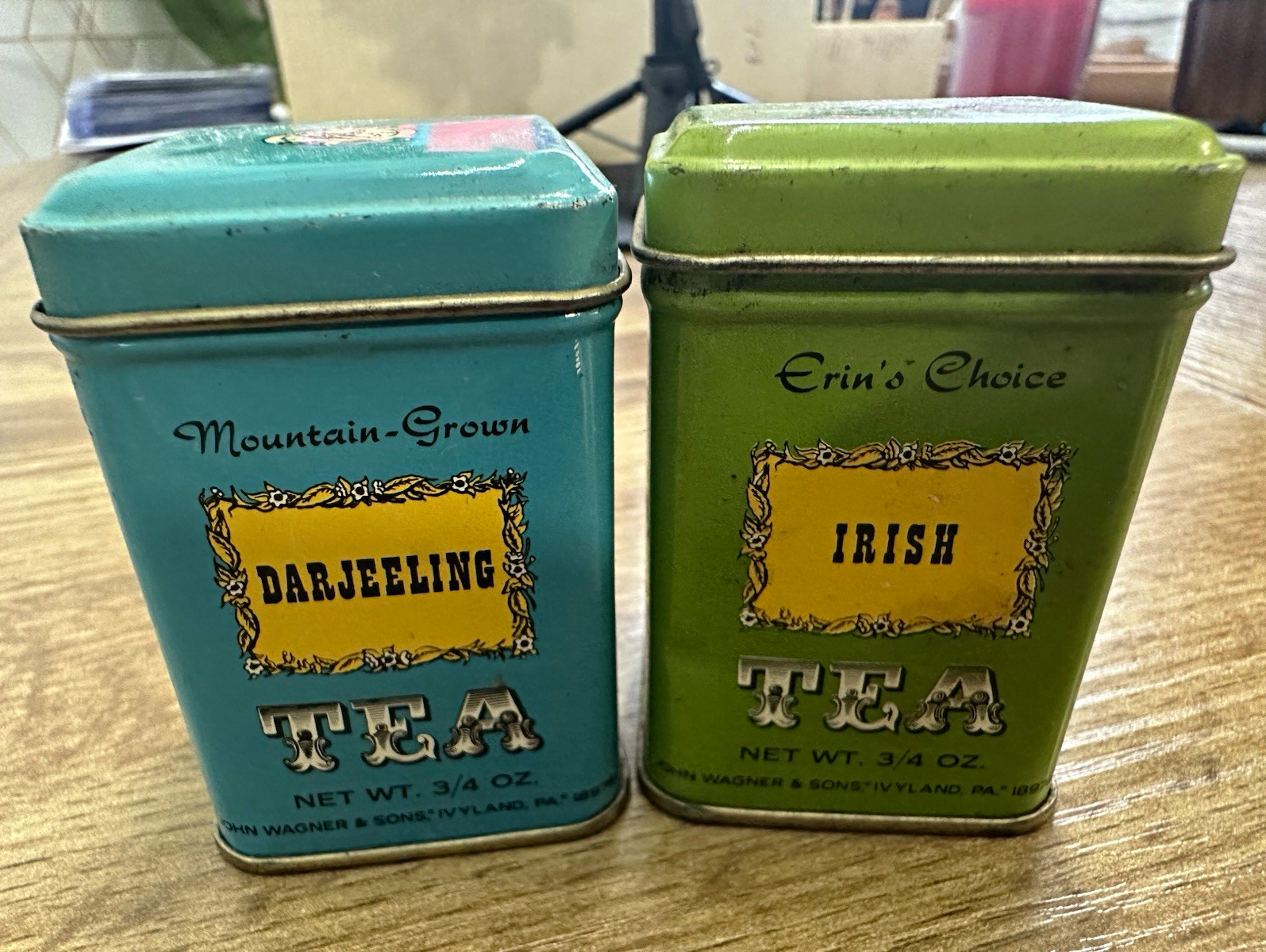 2 Vintage John Wagner & Sons Tea Tins 3/4 Oz Erin’s Choice Irish Darjeeling