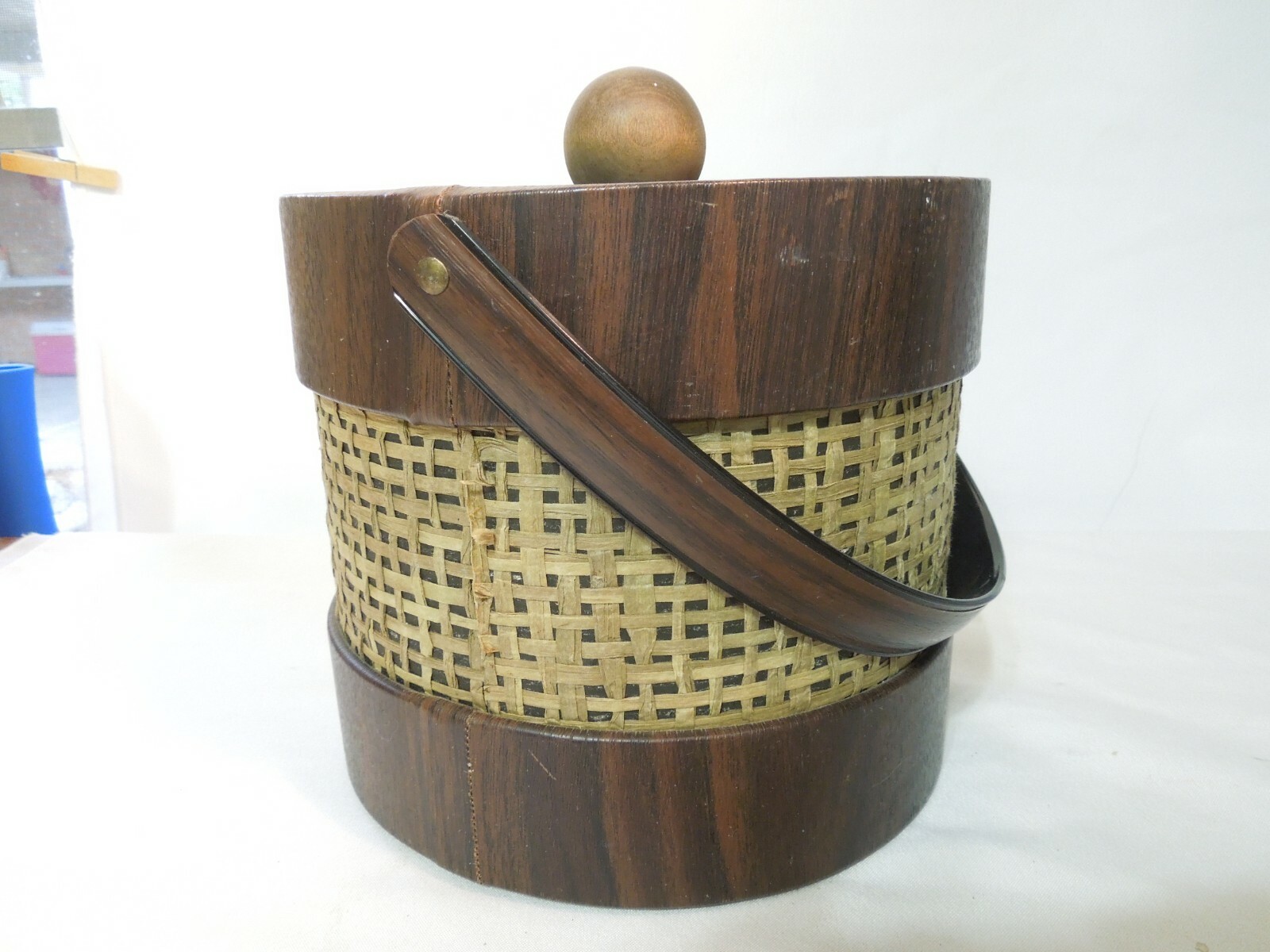 Vintage Elmar Mfg. Insulated Ice Bucket Basket Weave Design 1970\'s Made in USA