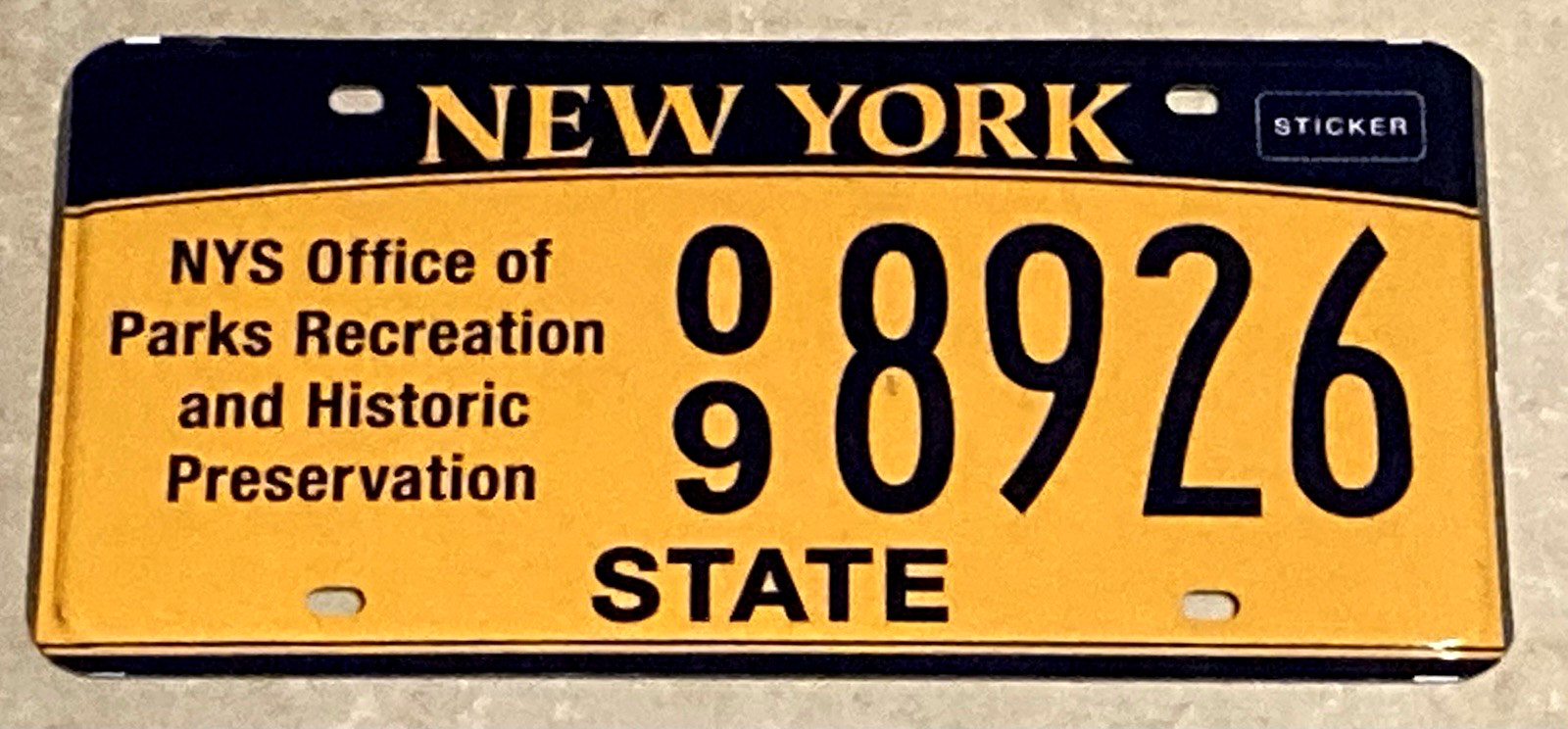 1985-2000 New York License Plate OFFICE PARKS RECREATION HISTORIC PRESERVATION