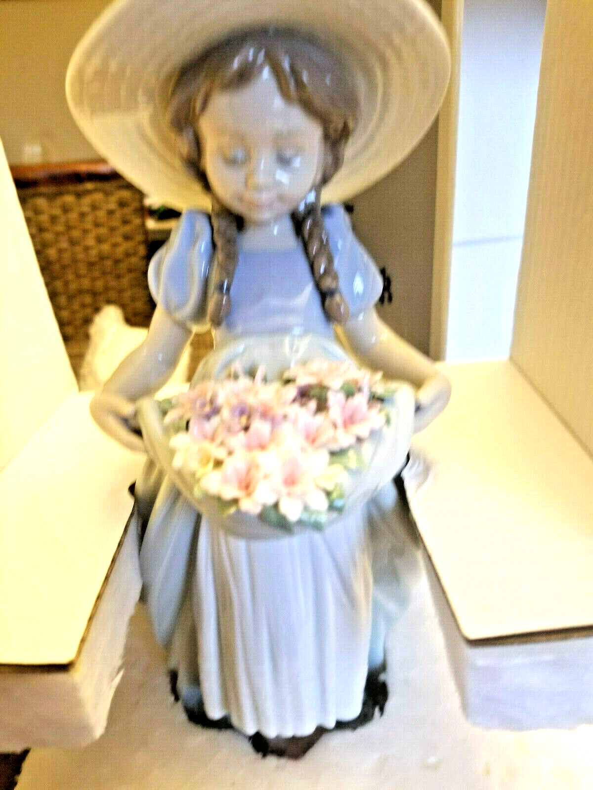 LLADRO BOUNTIFUL BLOSSOMS, NEW IN BOX - RETAIL$595 -MOTHERS DAY GIFT
