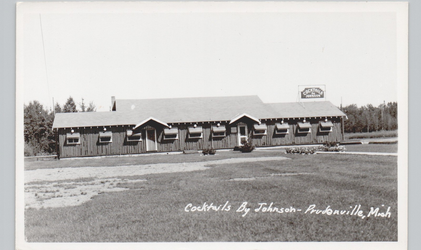 JOHNSON\'S COCKTAIL BAR prudenville mi c1950s postcard michigan real photo rppc