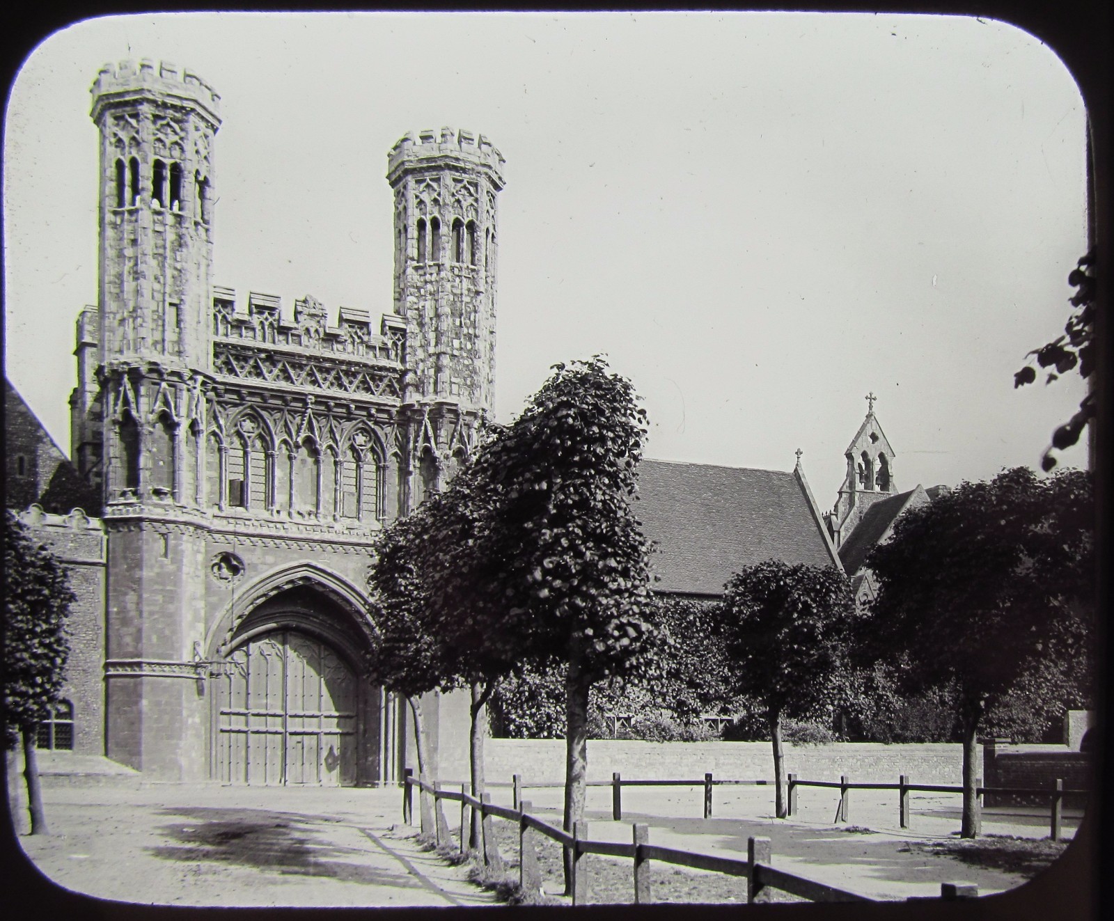 Glass Magic Lantern Slide VIEW OF ST AUGUSTINES GATEWAY CANTERBURY C1890 PHOTO 