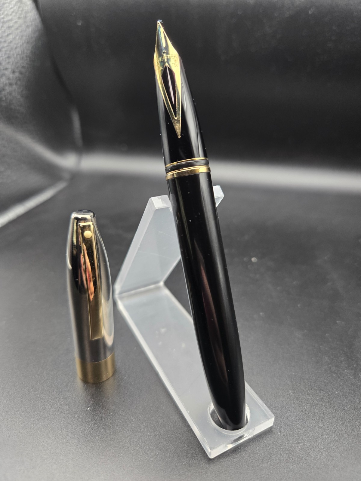 Sheaffer Heritage Legacy 9038 Fountain Pen – 18K Gold Nib – Black & Gold – With 