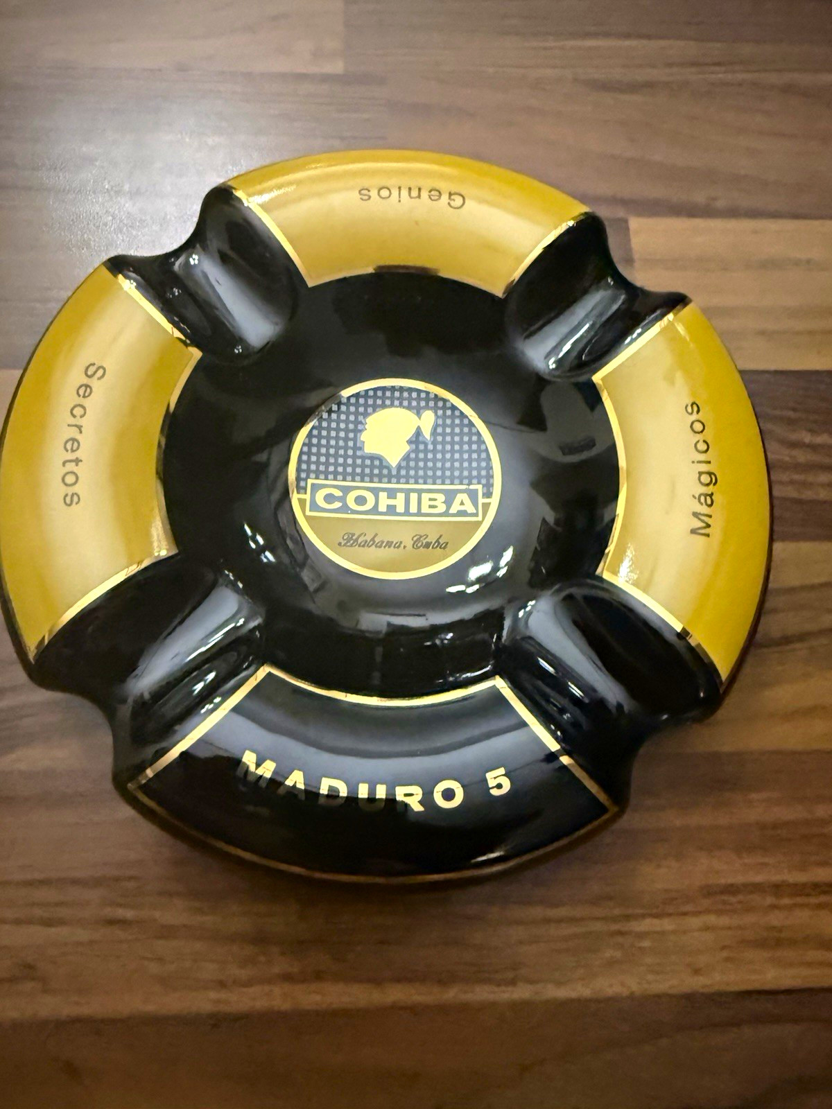 Cohiba Maduro 5 4-Notch Cigar Ashtray Black/Gold Secretos Genios Magicos