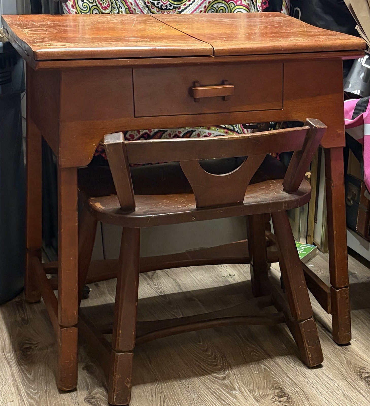 VTG MCM Wood Murphy Chair Co. Sewing Chair & Table  Kenmore Machine Set 117-552