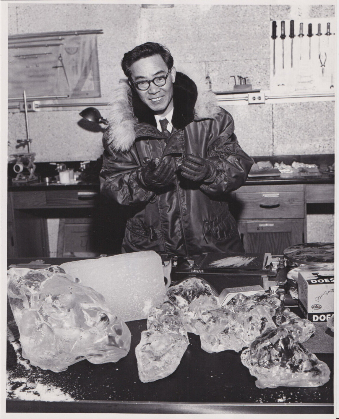 1954 Press Photo Physicist Dr. Ukichiro Nakaya