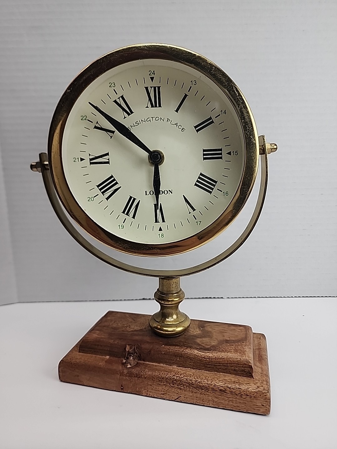 Vintage Kensington Place London Brass Clock Mantel Tabletop Desktop Table Desk