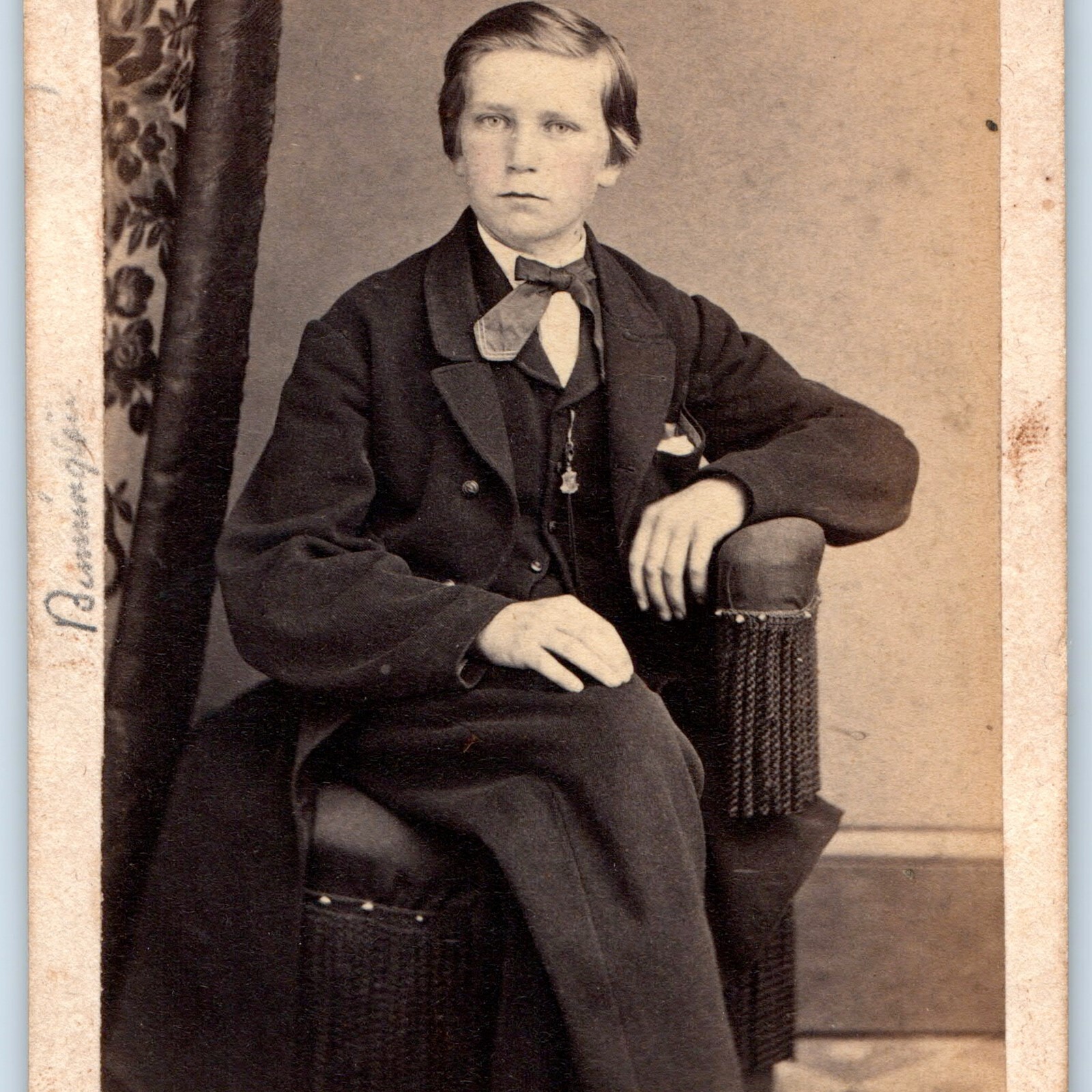 c1870s Reading PA CdV Photo Handsome Boy Suit Bowtie Saylor Studio Portrait 4\