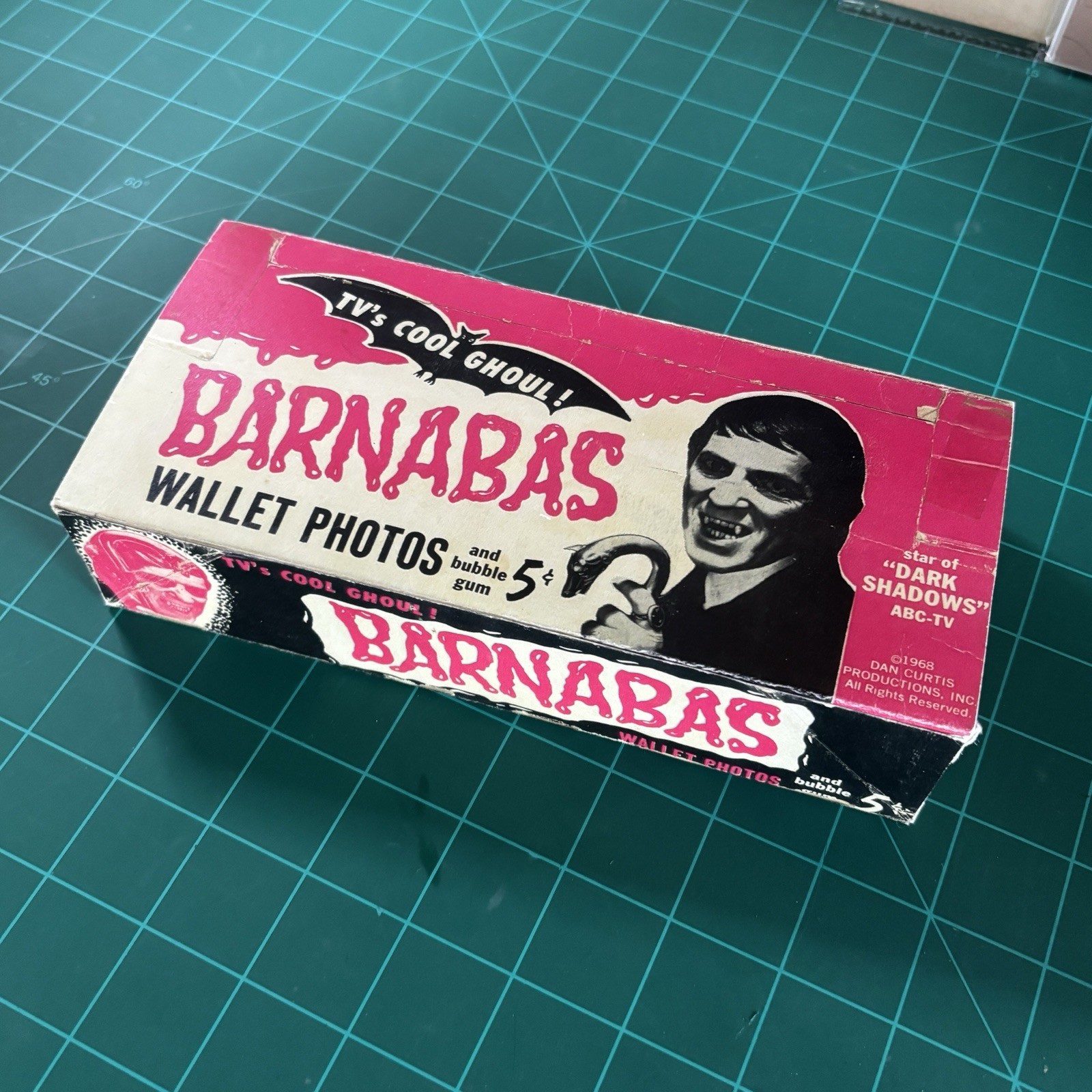 1968 Philadelphia Gum Barnabas Wallet Photos Original Box Dark Shadows