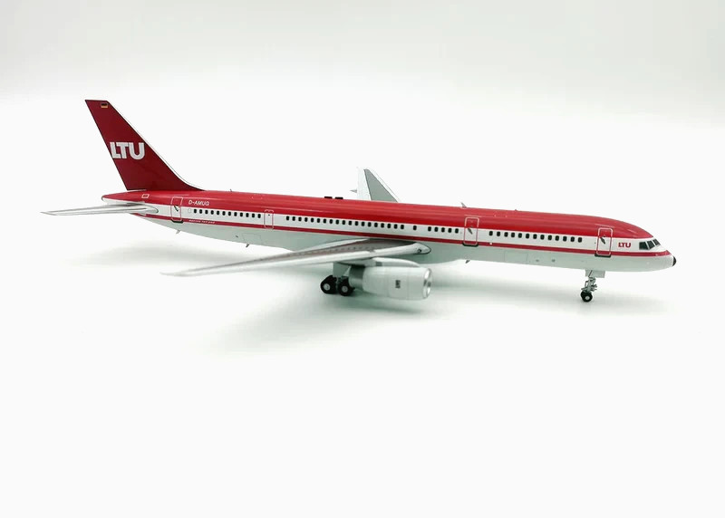 InFlight200 Boeing 757-2G5 LTU D-AMUG  (with stand) Ref: IF752LT0521