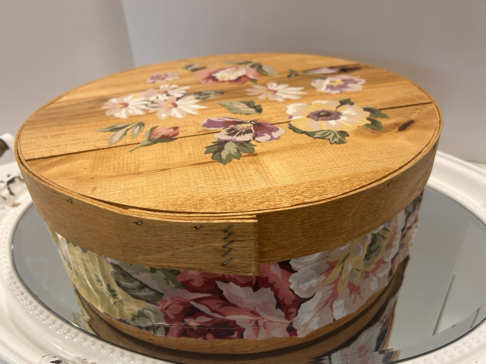 Vtg Ralph Lauren Sophie Brooke Fabric Lined Dufeck\'s 15” Round Box w/Lid USA