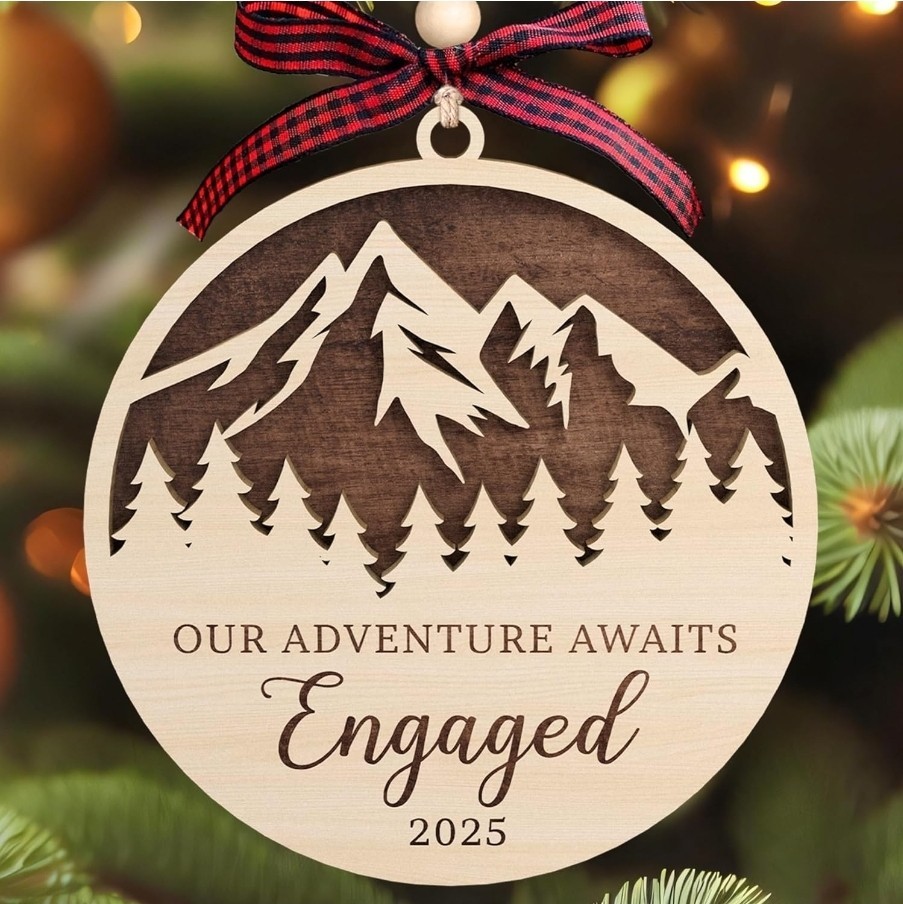 2x Engagement Ornament 2025, Two-Layer Wooden Just Engaged Christmas Ornament