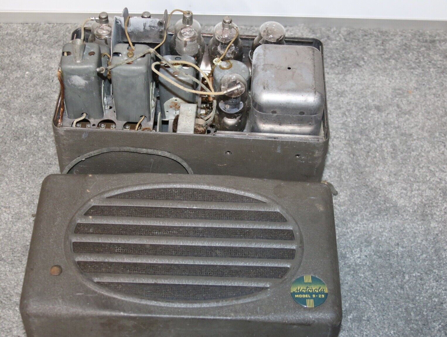 VINTAGE 1930's MOTOROLA 9-29 CAR RADIO FOR GM, FORD, MOPAR -TUBE ERA-RARE #A