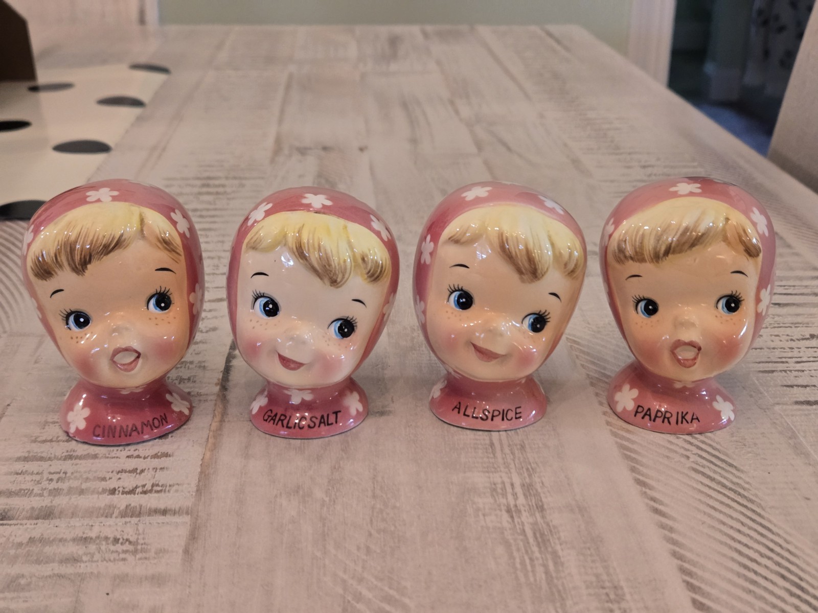 RARE VINTAGE NAPCO PINK MISS CUTIE PIE  SPICE SHAKER  SET JAPAN HTF EXCELLENT