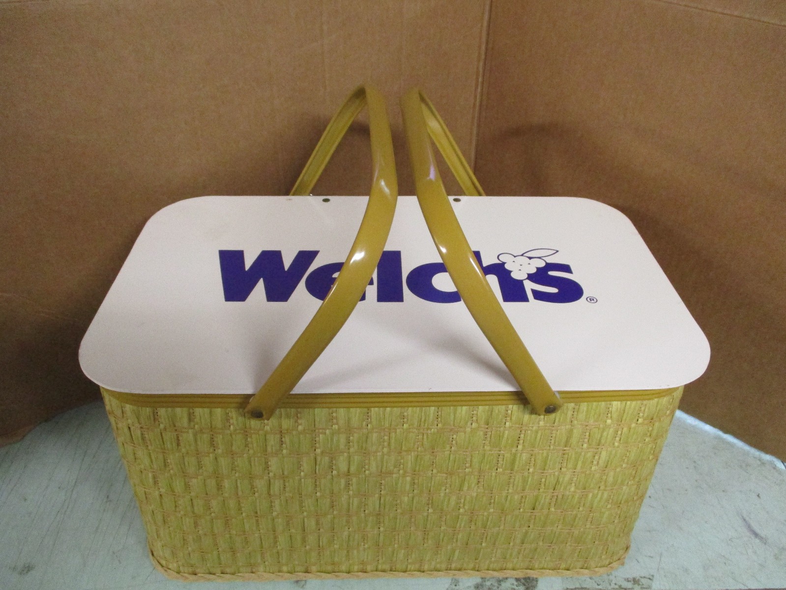VINTAGE 1970s WELCHS Redmon Wicker Picnic Basket USA OS