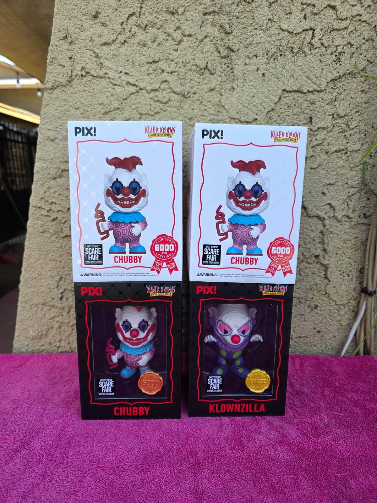 ThrillJoy Pix Killer Klowns Chubby Hero & Klownzilla Chase Hot Topic Scare Fair