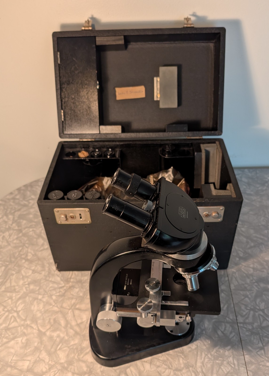 Vintage Leitz Wetzlar 538655 Microscope with Case ,Four Lenses and More