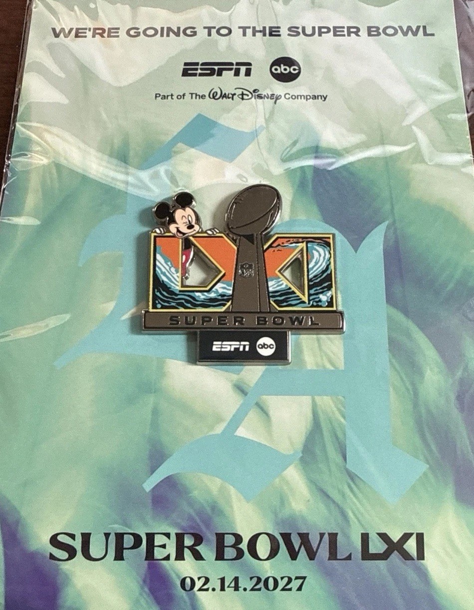 D23 2026 Mickey Mouse ESPN Super Bowl LXI Disney Exclusive Pin NEW