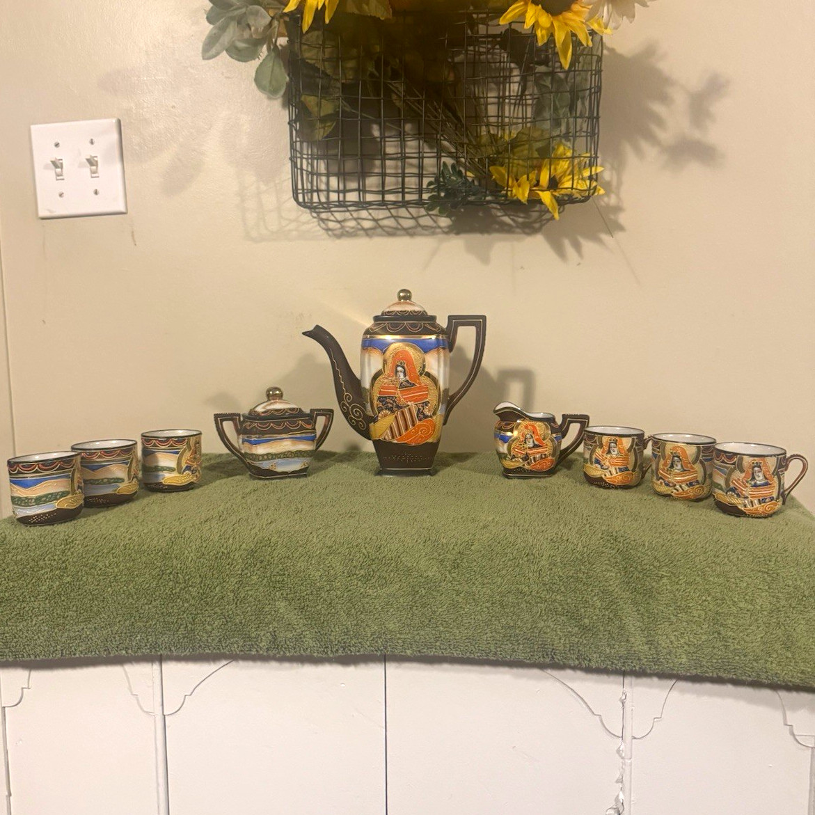 9-Piece Multicolor Glazed Ceramic/Porcelain Figural Tea Set, Teapot + 6 Cups