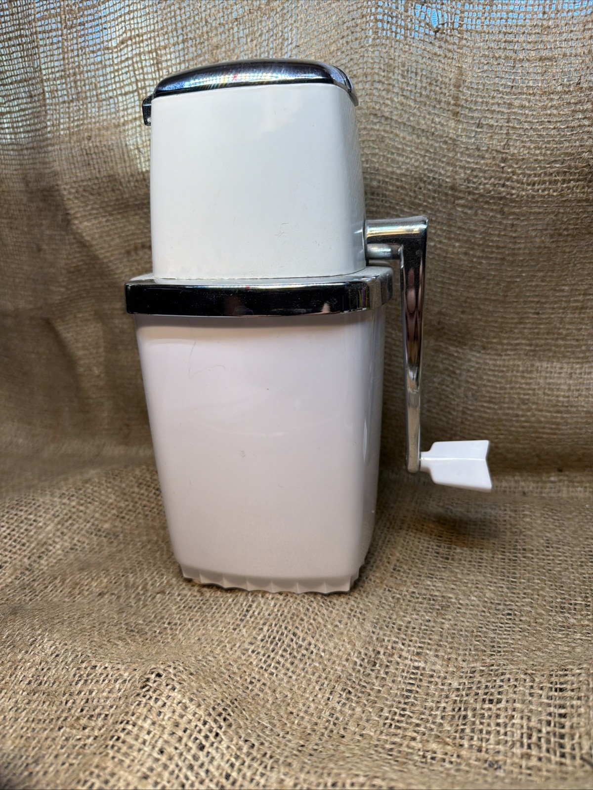 Vintage 1950s Swing Away White Metal Plastic Manual Hand Crank Ice Cube Crusher