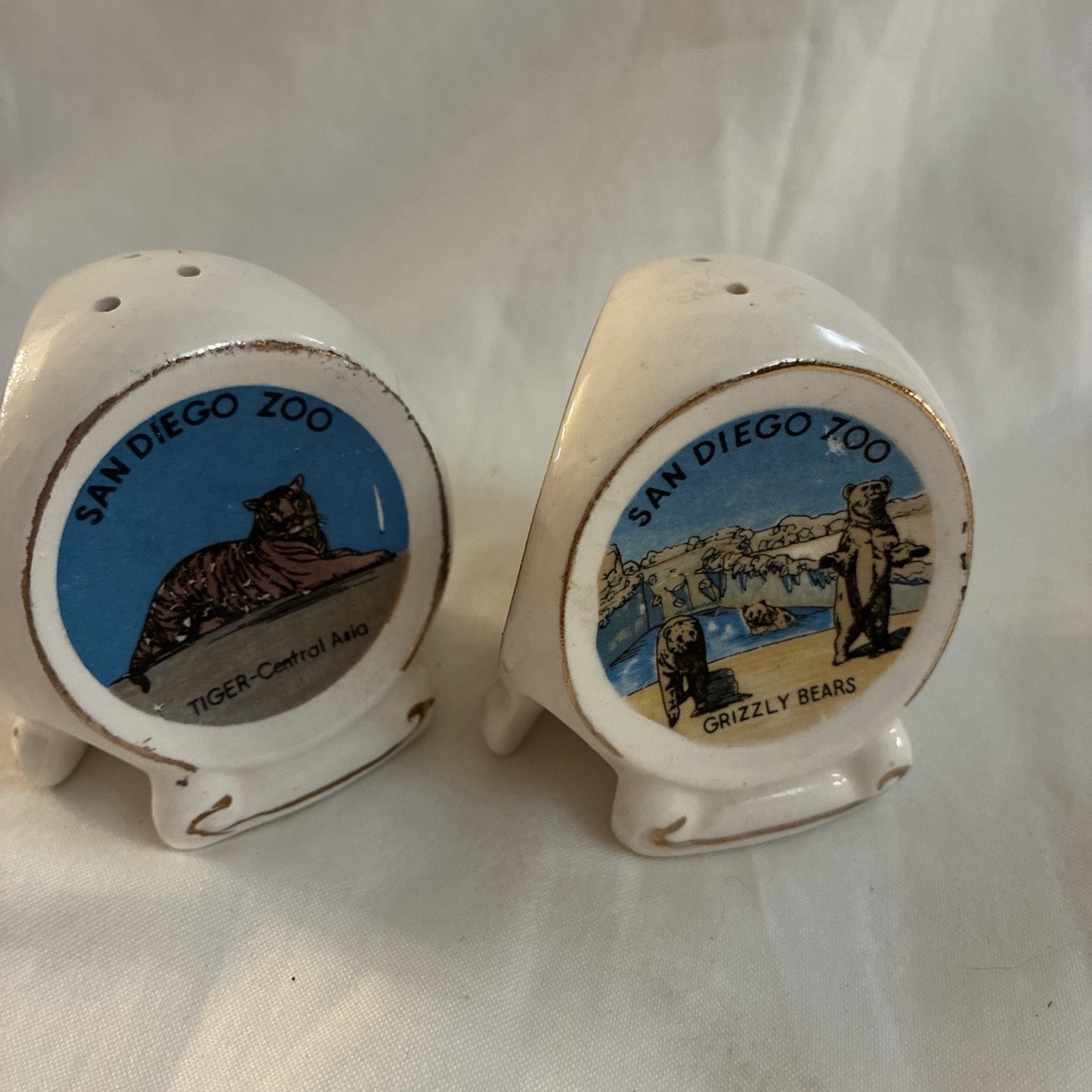 Vintage San Diego Souvenir 3 Sided Wildlife Transfer Wear Salt & Pepper Shakers