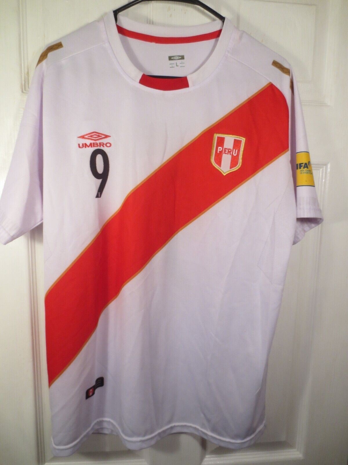 PERU National Team Authentic White UMBRO Jersey GUERRERO #9 Size Large 