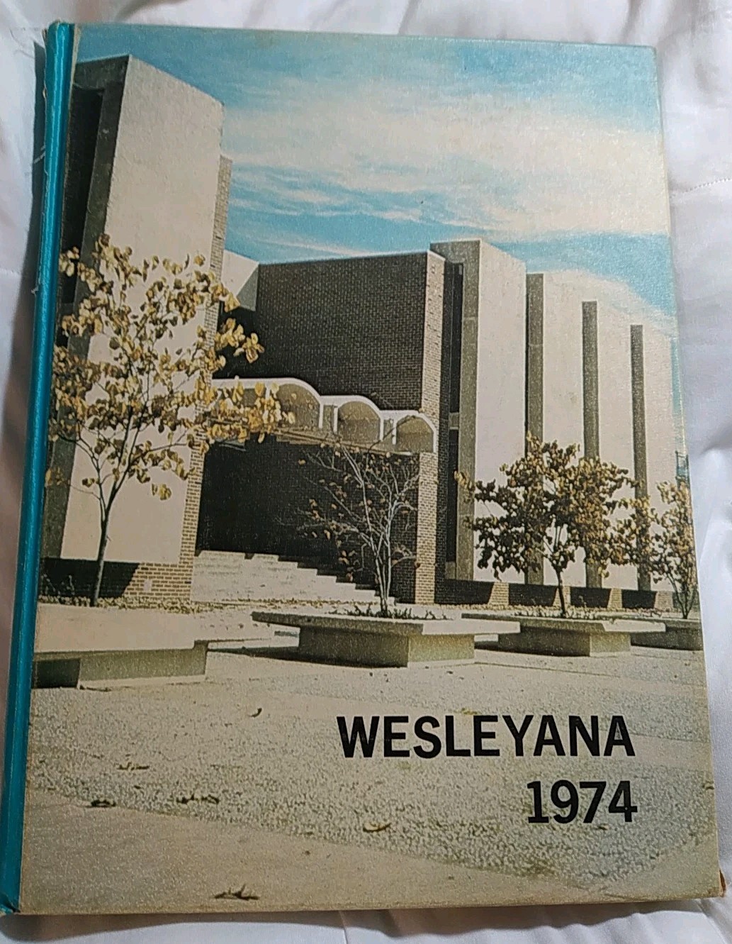 1974 YEARBOOK ILLINOIS WESLEYAN UNIVERSITY \