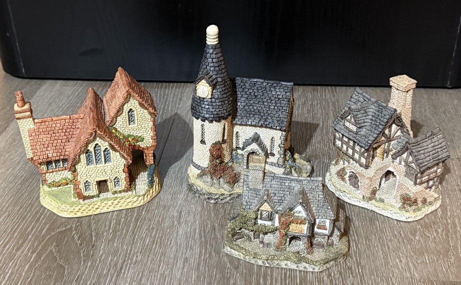 Vintage Lot of 4 David Winter Cottages England- 1983 1985 Great Britain Statues