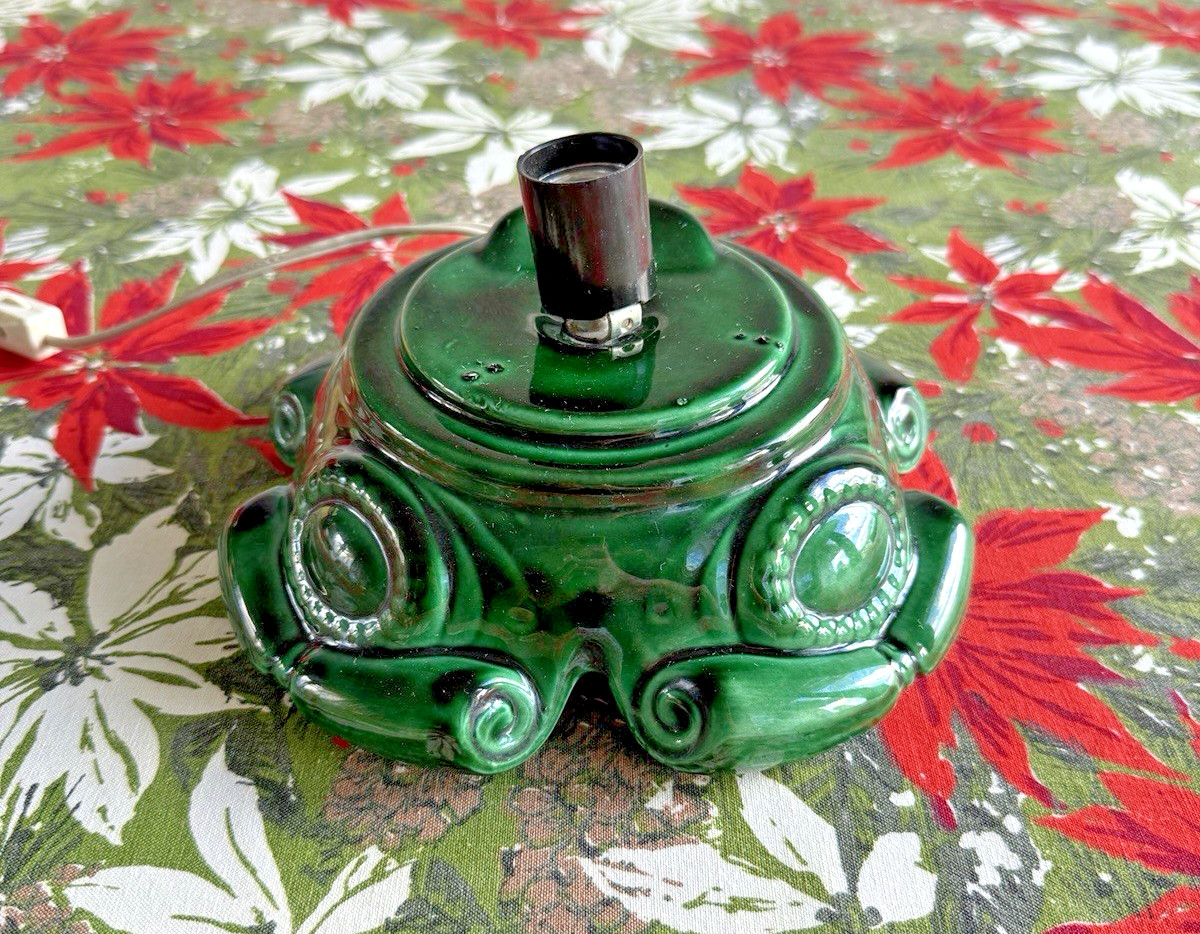 Vintage 70's Atlantic Mold Ceramic Glazed Tree Base