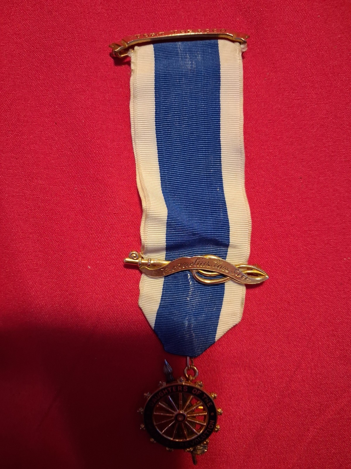 Daughters of the American Revolution (DAR) Official Insignia membership badge