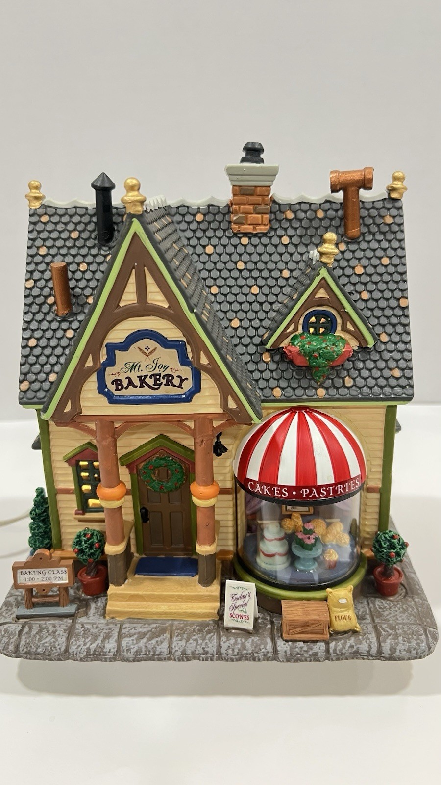 Lemax Caddington Village “Mt Joy Bakery” 25376 Retired 2012 Brand NEW And RARE