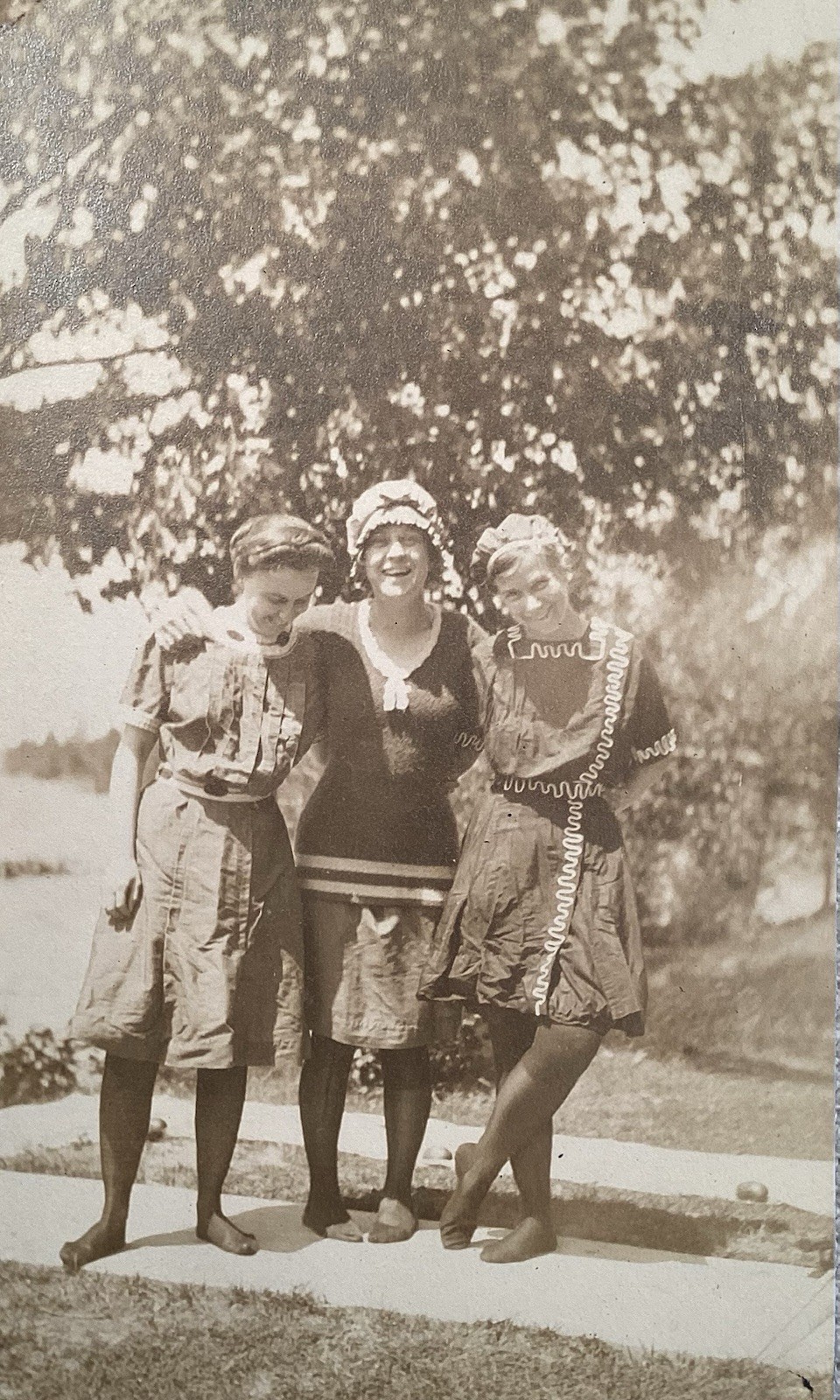 1900’s Antique PHOTO Three Edwardian Ladies In Swimsuits Bathing Suit