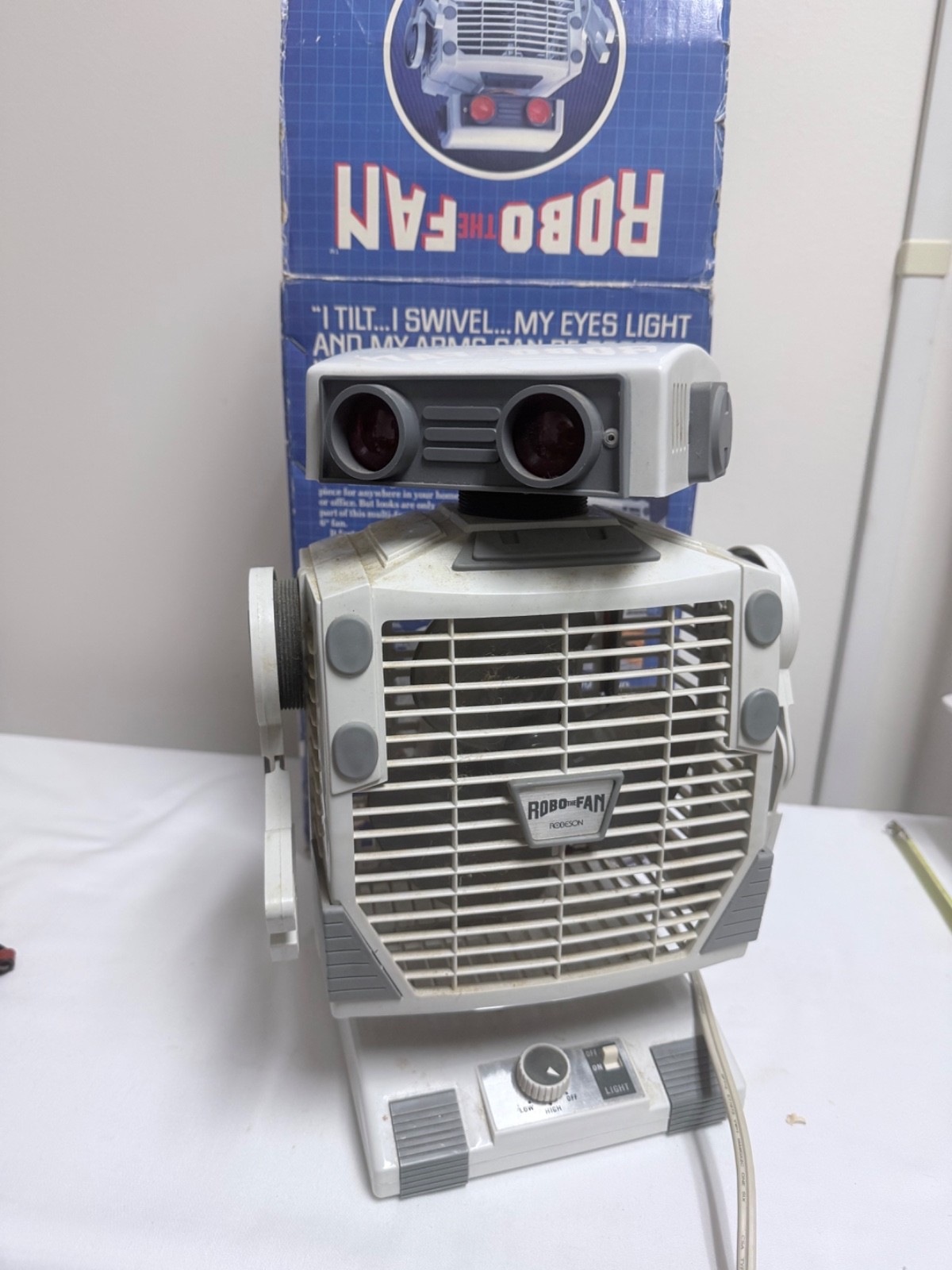 VTG 1986 Robeson Robo The Fan Frigid Fan Light Up Eyes Oscillates Fully Works