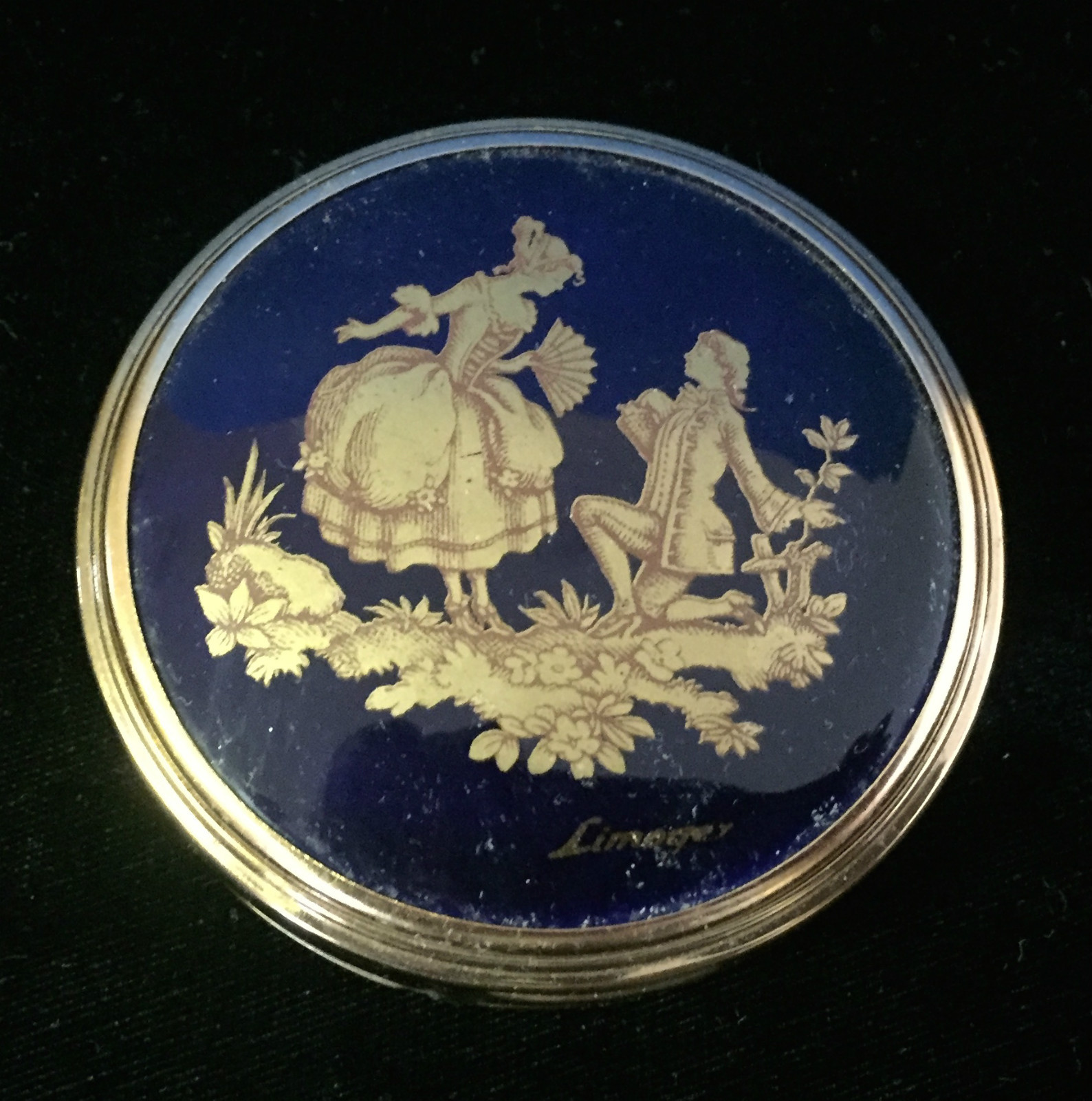 Vintage Patrys French Limoges Powder Compact