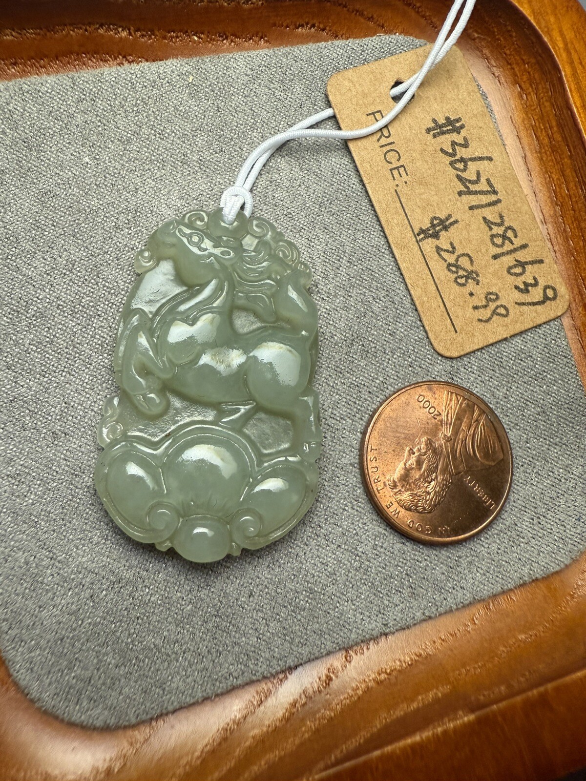 Unique Natural Nephrite Hetian Jade Pendant Hand-Carved Horse