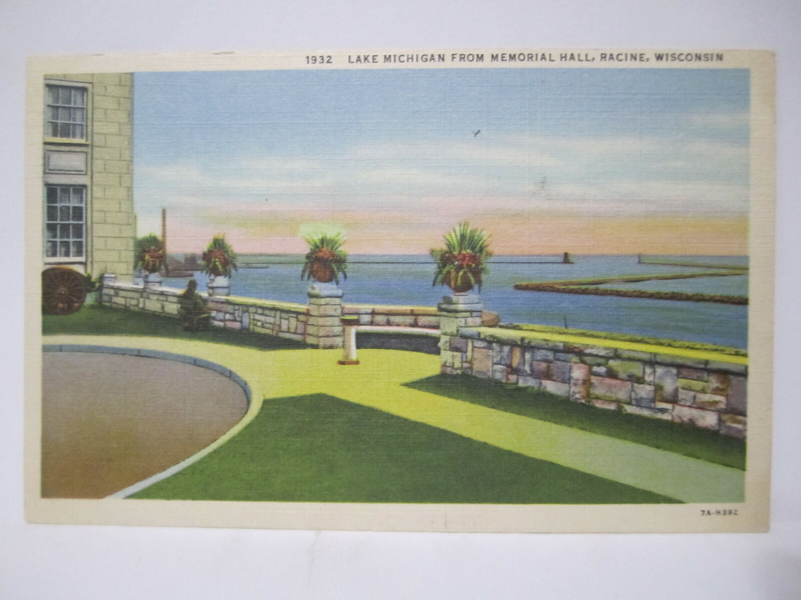 LAKE MICHIGAN FROM MEMORIAL HALL POSTCARD RACINE WI WISCONSIN 1937