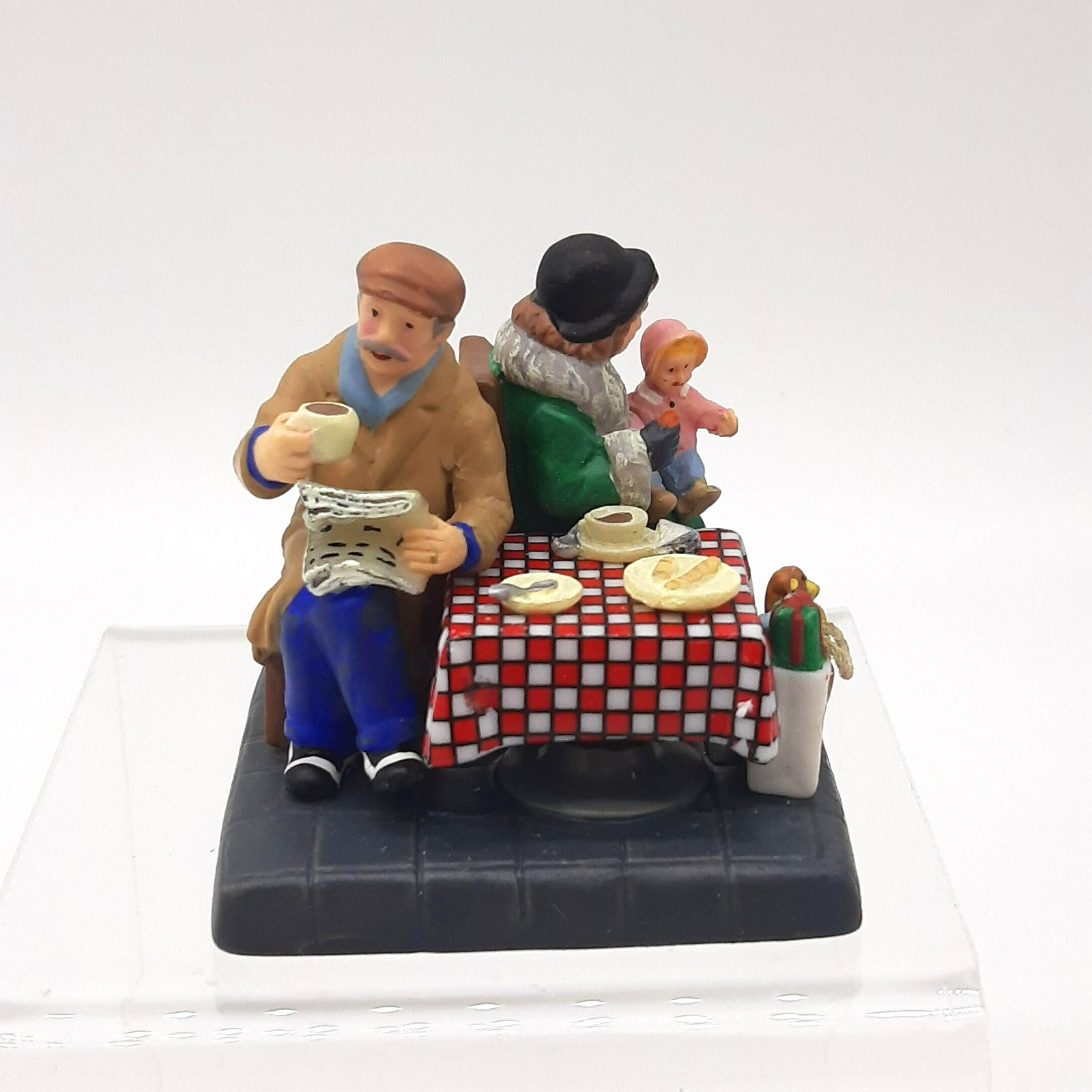 Department 56 Christmas In The City Sidewalk Coffee Break Family Porcelain Small