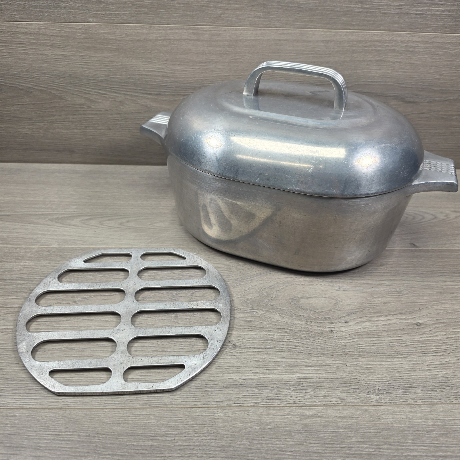 Vtg Wagner Ware Magnalite 4263 Roasterette Aluminum Roaster w/ Trivet