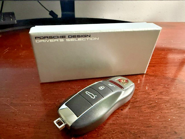 Porsche Design Driver\'s Selection Key Remote Styled USB Jump Drive UNTESTED READ