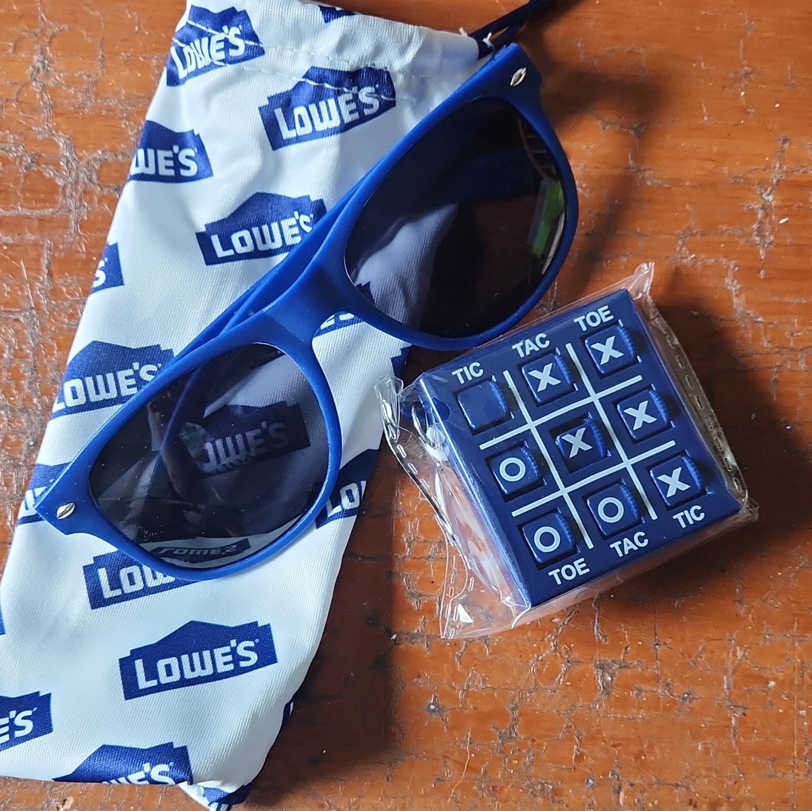 Lowes Member  Exclusive  Sun Glasses And Tic Tac Toe Keychain