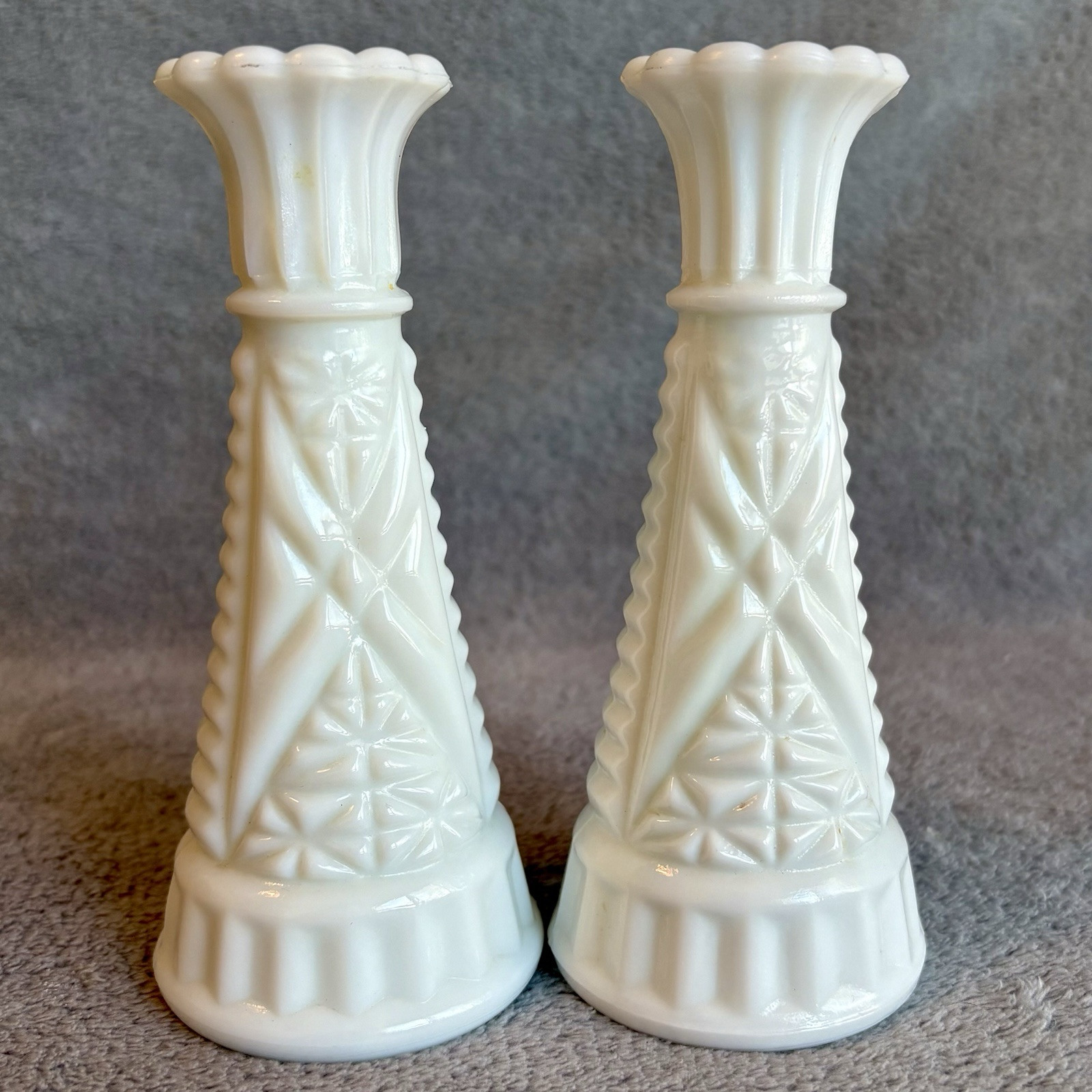 Vintage Anchor Hocking Stars and Bars Bud Vase Pair Milk Glass 6\