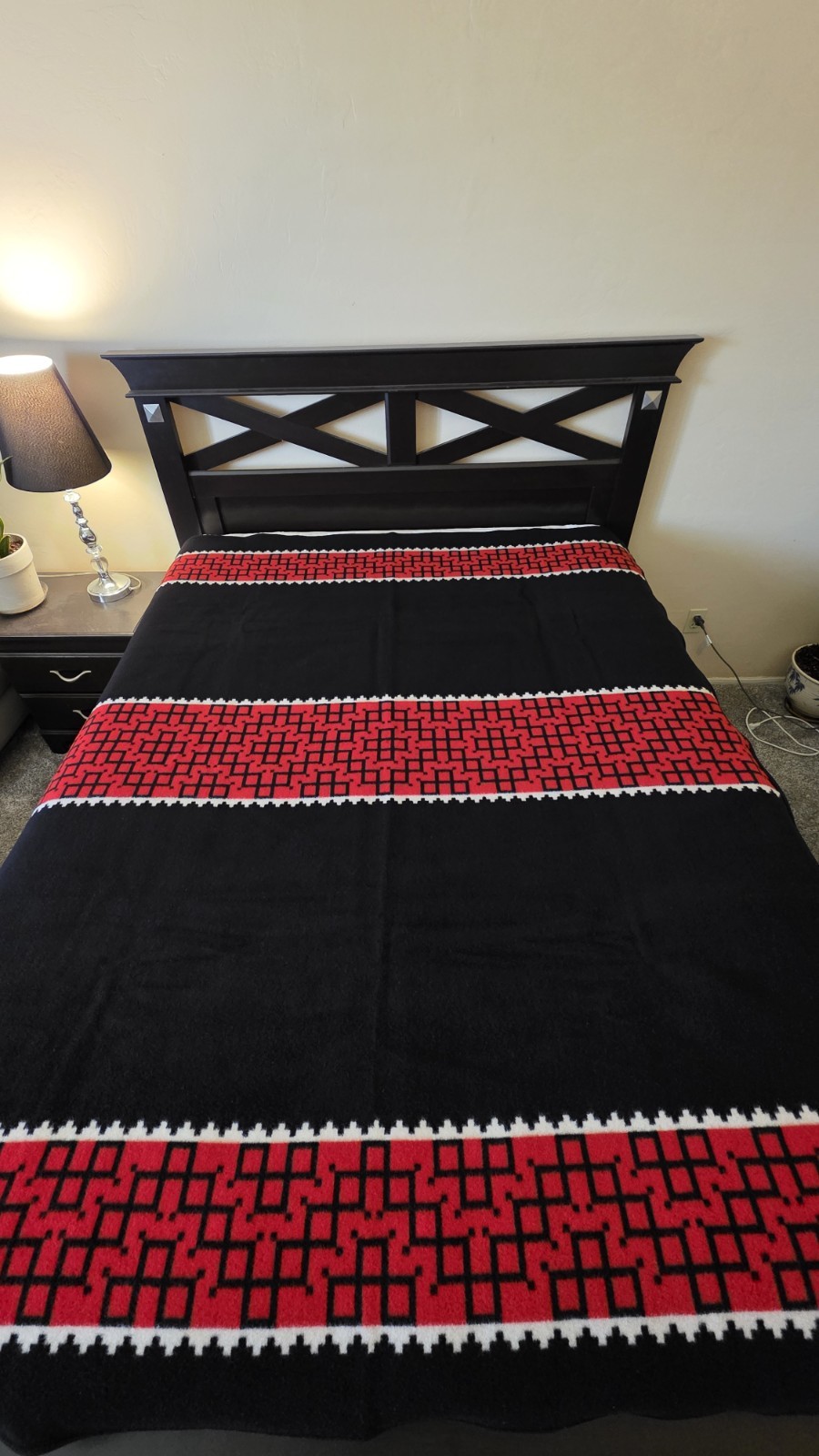 Pendleton Pueblo Manta Wool Blanket Twin Robe 64x80 Black Red Beaver State NWT