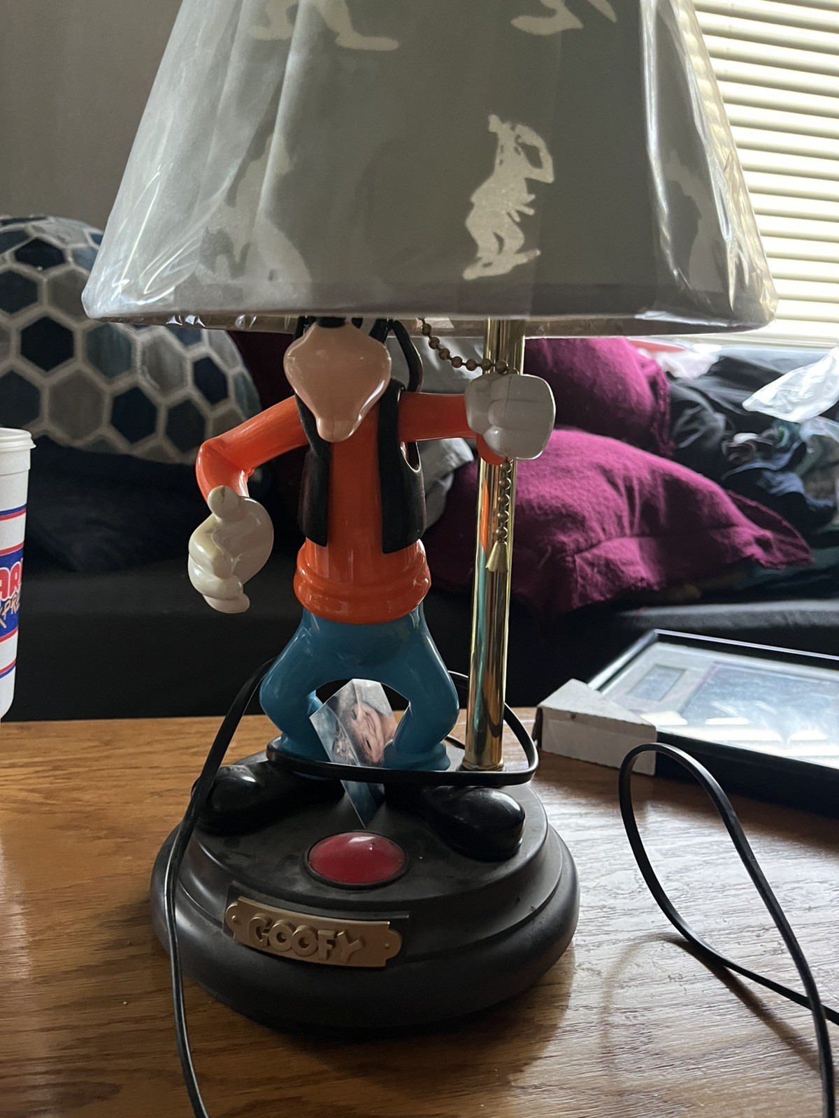 Goofy (Disney)Animates, Talks+ Lamp With Orig Lampshade 1990\'s VIDEO Works Great