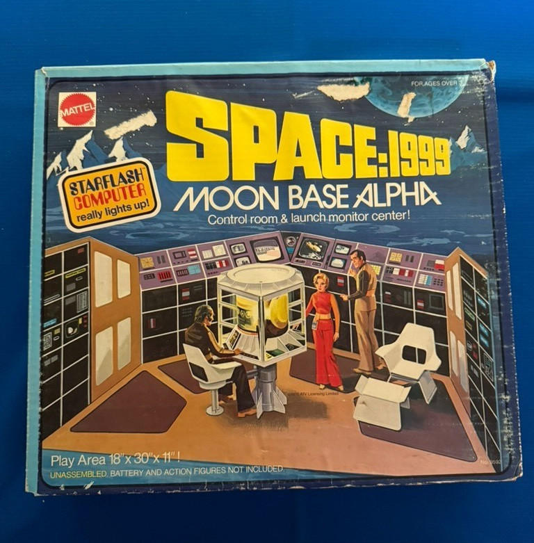 1976 MATTEL SPACE 1999 Moon Base Alpha Playset-pieces factory sealed