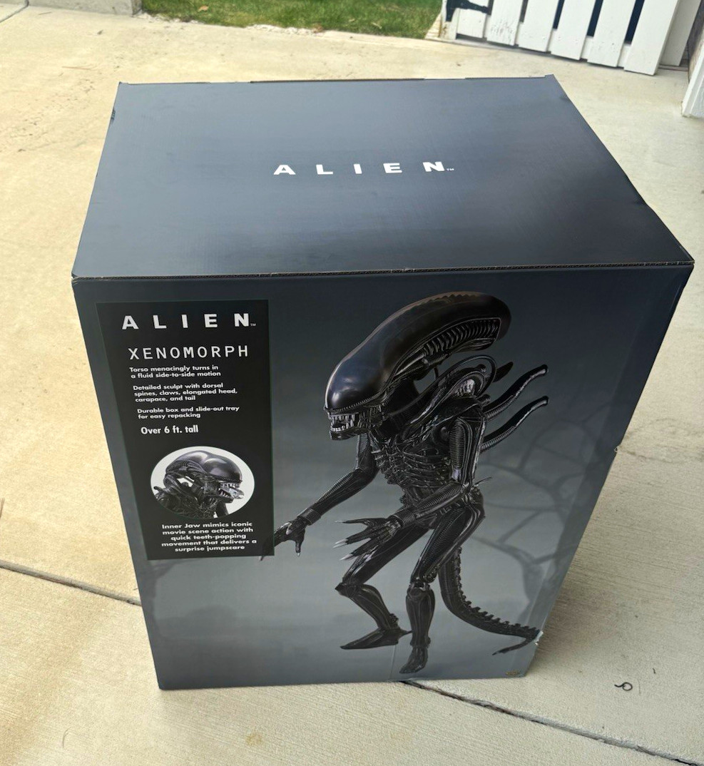 Aliens Alien Xenomorph Boxed Animatronics Sci-Fi Horror Spirit Halloween