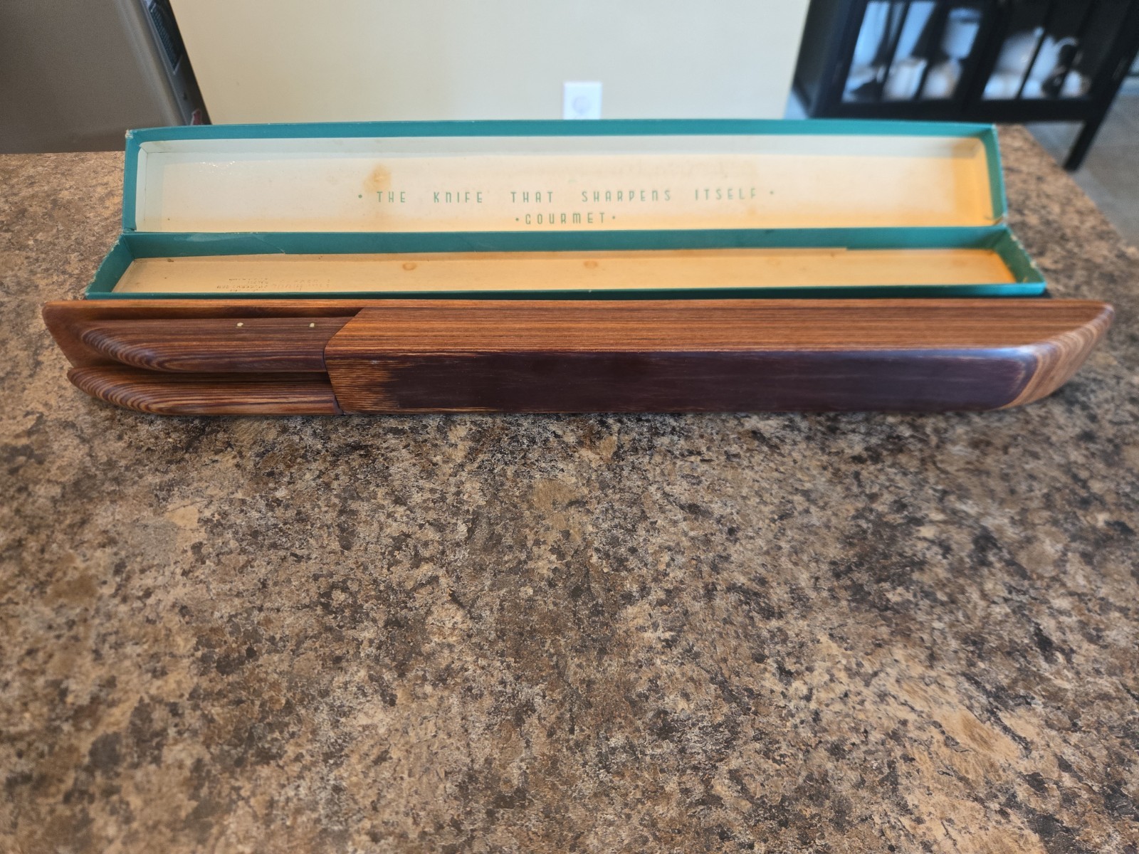 ROBESON SHUREDGE GOURMET CARVER 2 KNIVE SET IN WOOD CASE w/Original Box